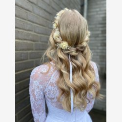 Laura Blomster Hrkrans